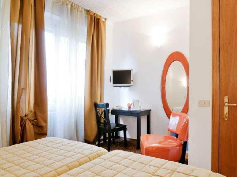 Antico Albergo Madonna Legnano Exterior foto