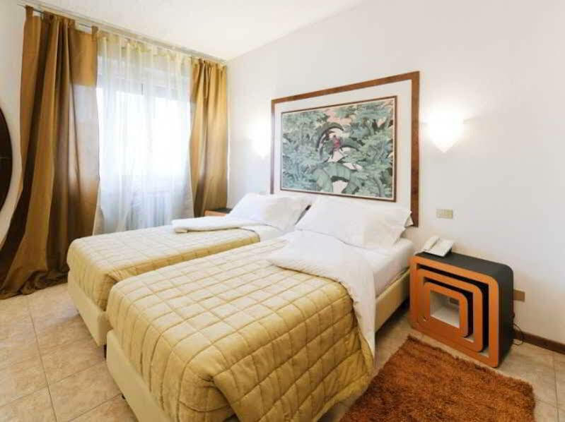 Antico Albergo Madonna Legnano Exterior foto